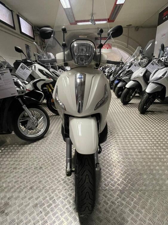 Piaggio Beverly 350 ABS (2016 - 20) (2)