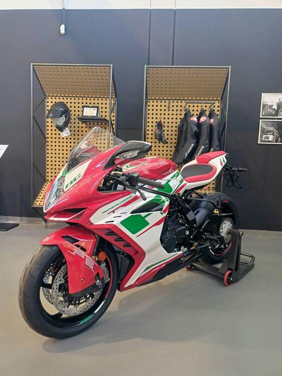 MV Agusta F3 800 RC (2022 - 25) (2)