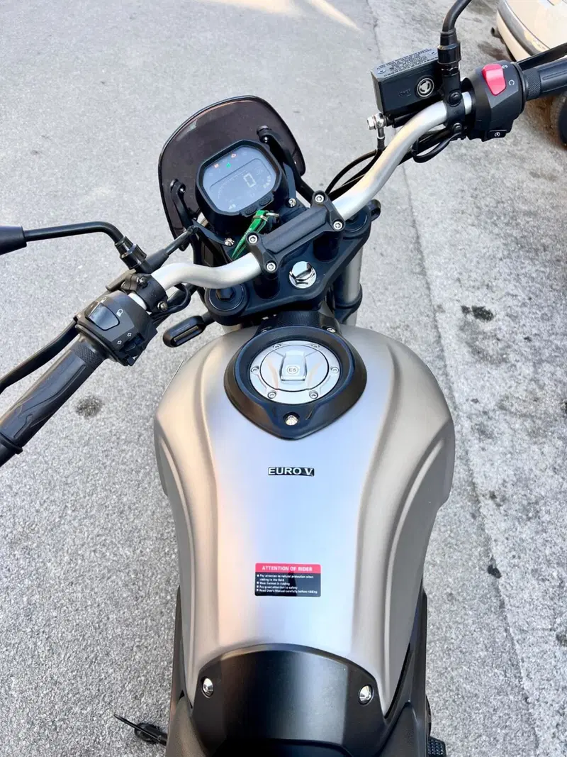 Voge Trofeo 300ACX Scrambler (2021 - 26) (4)