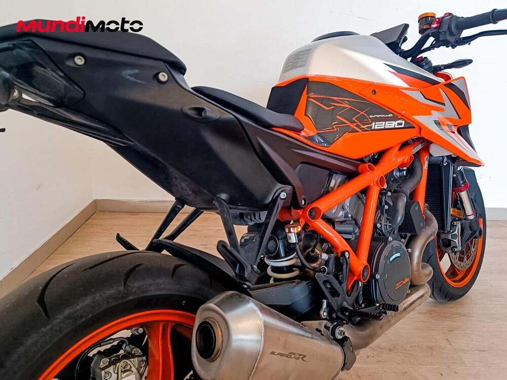KTM 1290 Super Duke R (2019) (4)