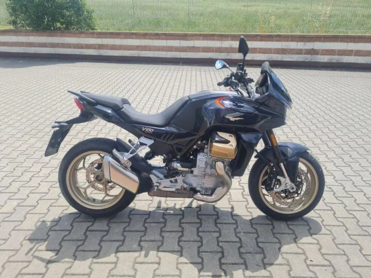 Moto Guzzi V100 Mandello (2022 - 24) (3)