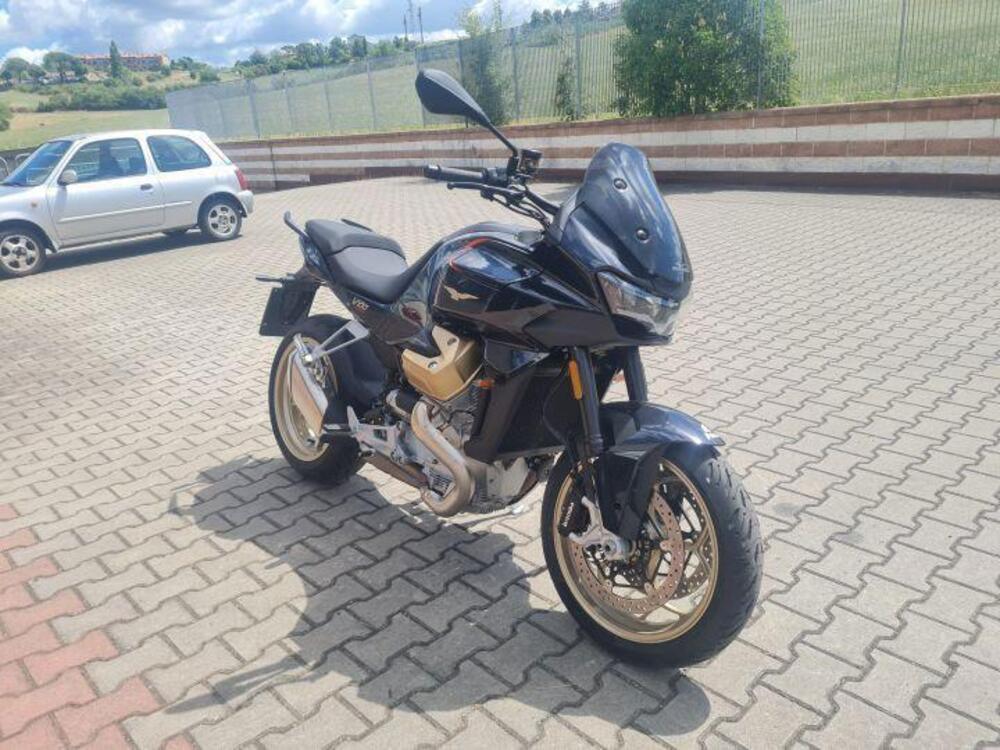 Moto Guzzi V100 Mandello (2022 - 24) (2)