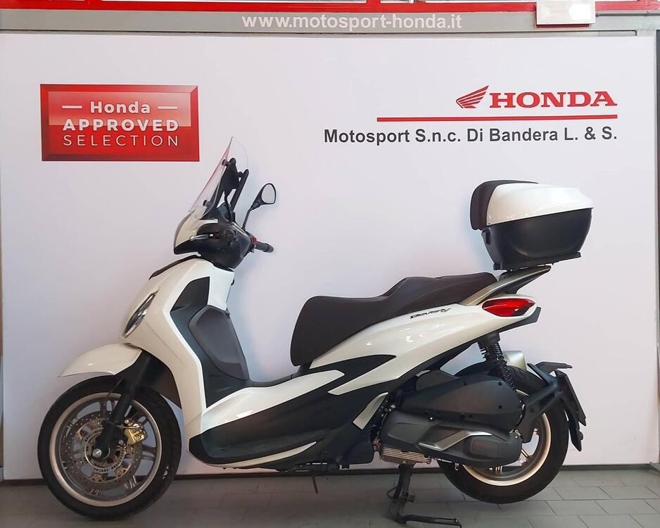 Piaggio Beverly 300 Hpe (2021) (3)