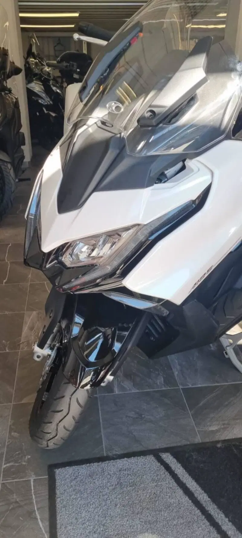 Kymco AK 575 Premium (2025 - 26) (7)