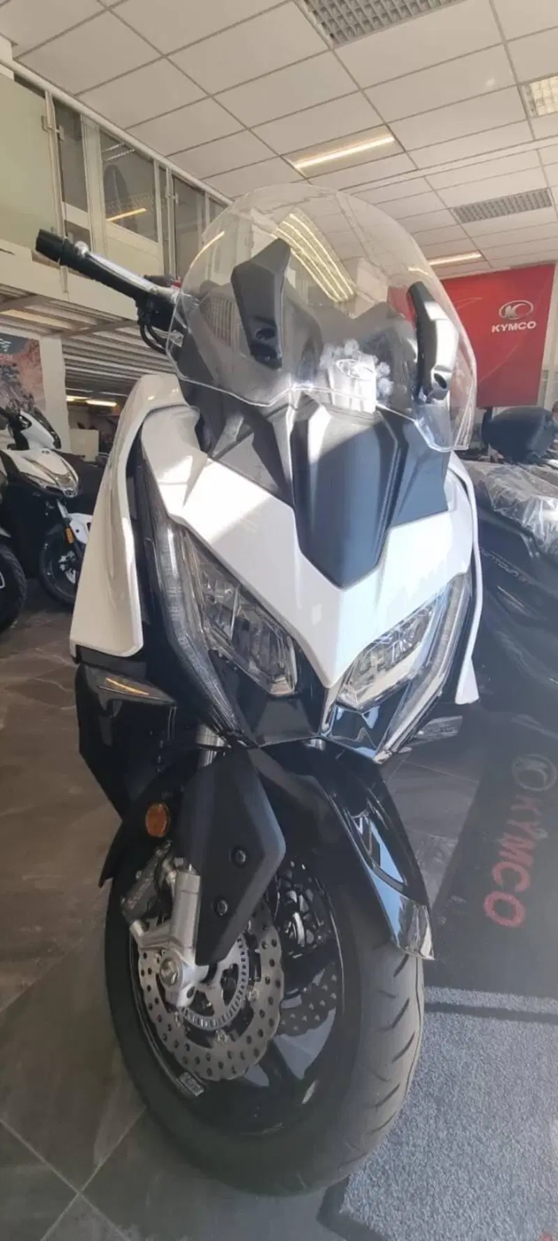 Kymco AK 575 Premium (2025 - 26) (3)