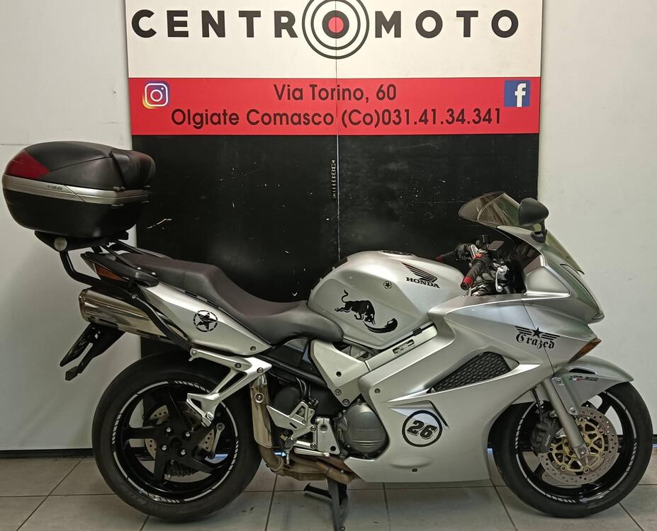 Honda VFR 800 (2002 - 05)