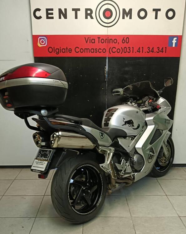 Honda VFR 800 (2002 - 05) (5)