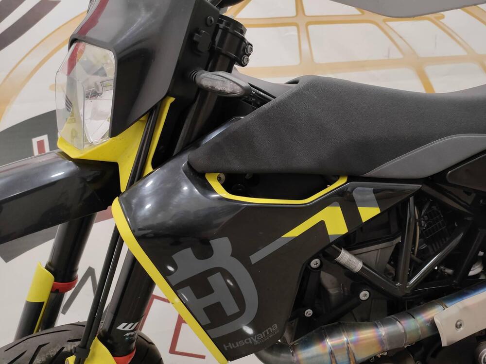 Husqvarna 701 Supermoto (2023 - 25) (4)