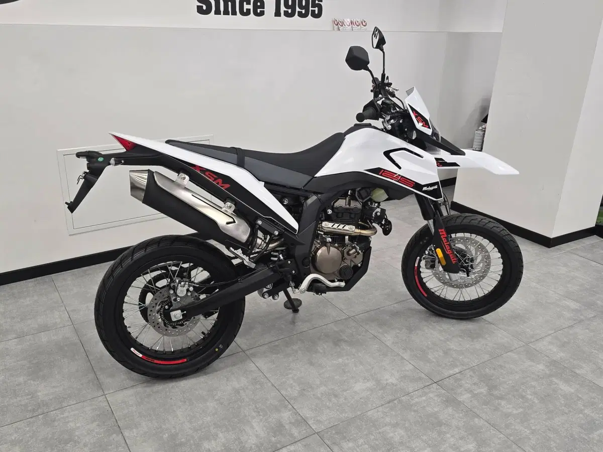 Malaguti XSM 125 (2021 - 26) (4)