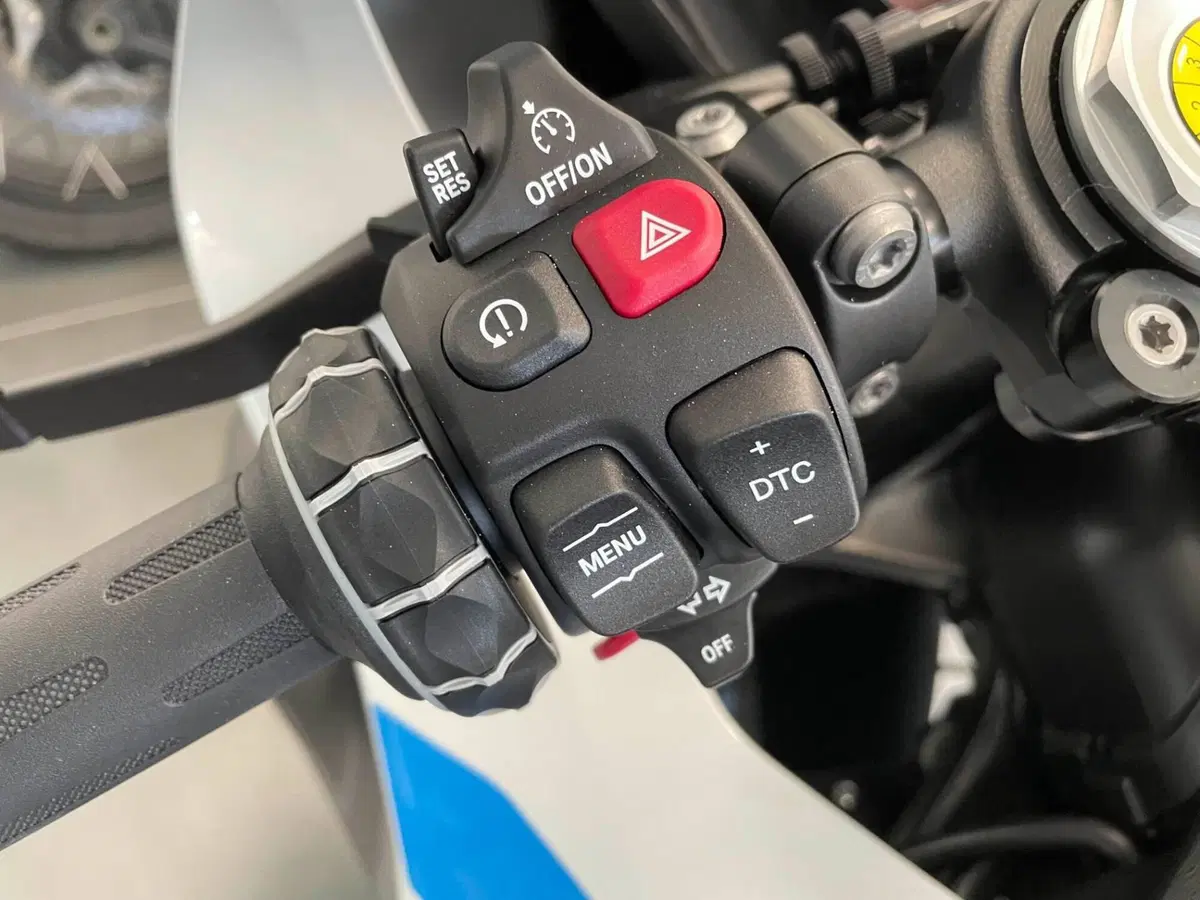 Bmw M 1000 RR (2025 - 26) (9)