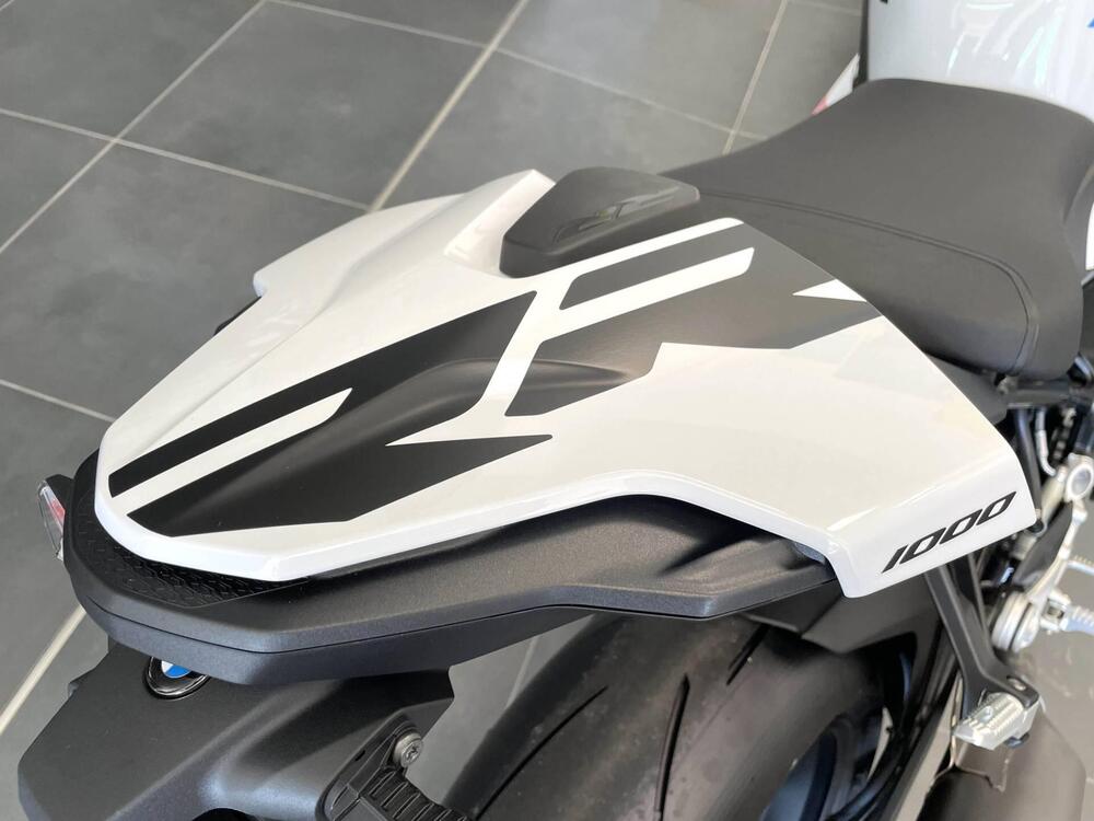 Bmw M 1000 RR (2025) (5)