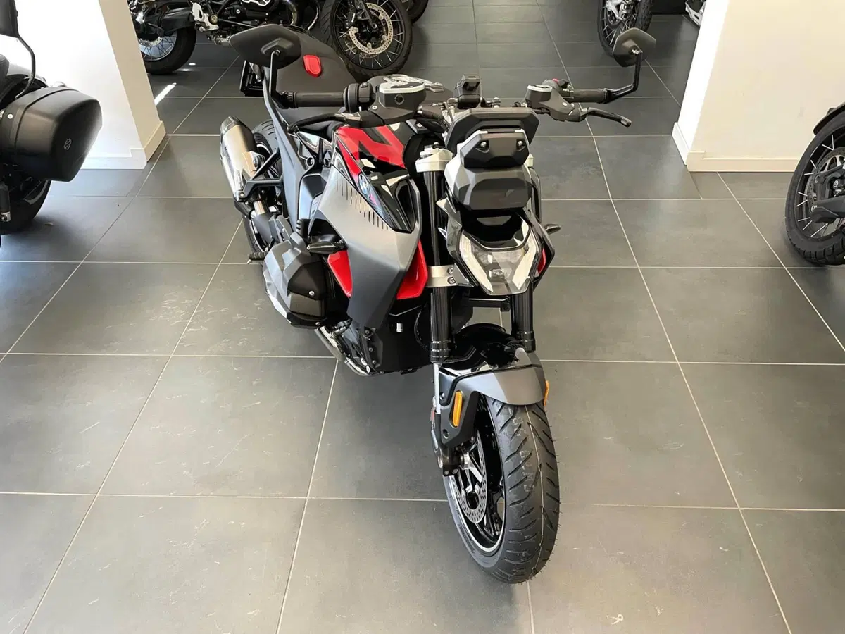 Bmw R 1300 R (2026) (2)