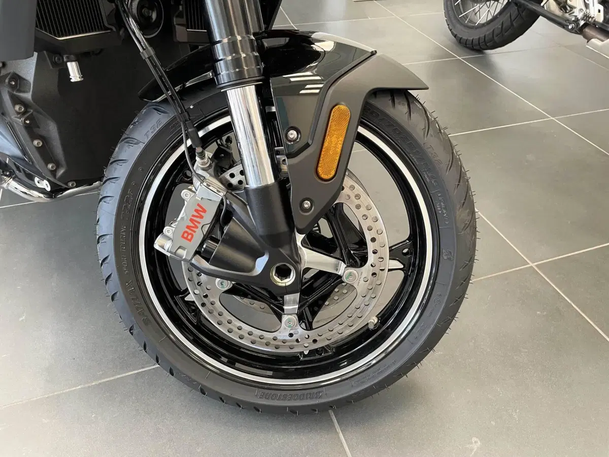 Bmw R 1300 R (2026) (9)