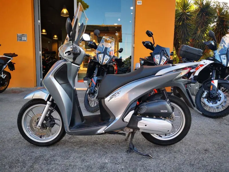 Honda SH 150i ABS (2013 - 16) (2)