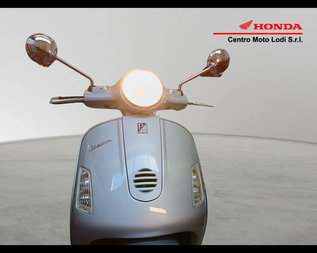 Vespa Granturismo 200 L (6)