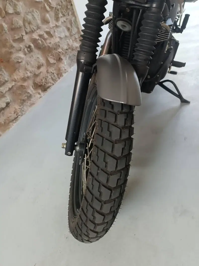Triumph Scrambler (2006 - 17) (3)