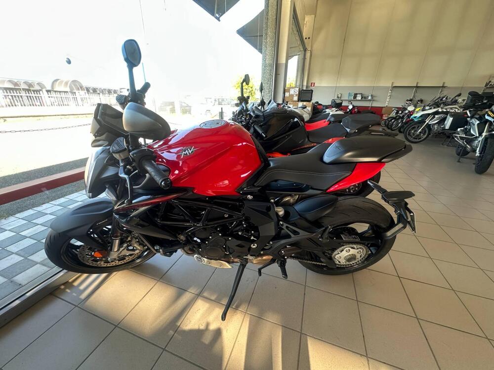 MV Agusta Brutale 800 Rosso (2021 - 23) (2)