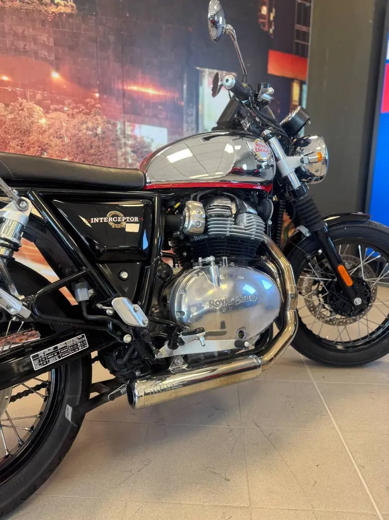 Royal Enfield Interceptor 650 (2021 - 26) (4)