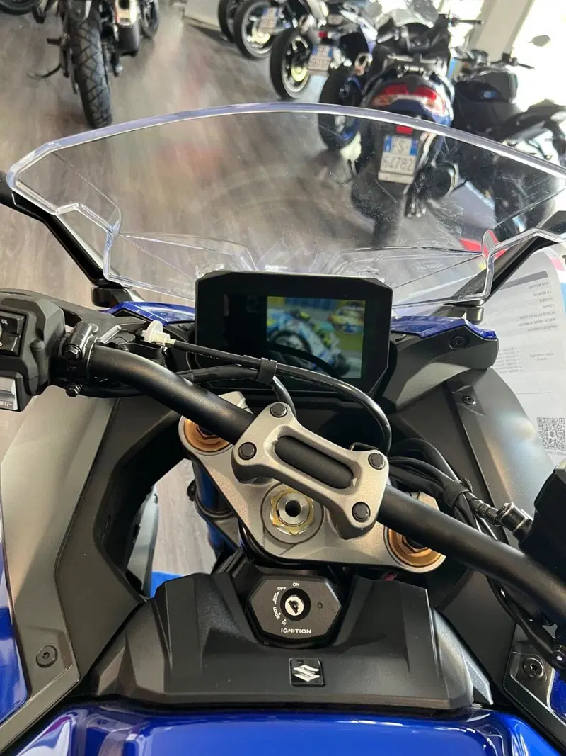 Suzuki GSX-S1000GT (2025 - 26) (4)