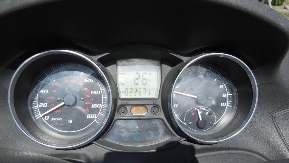 Piaggio MP3 400 i.e. (2010 - 11) (4)