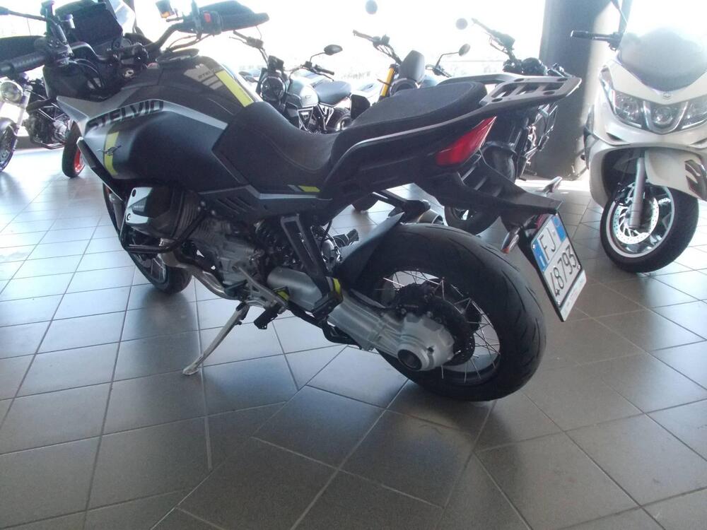 Moto Guzzi Stelvio (2024 - 25) (4)