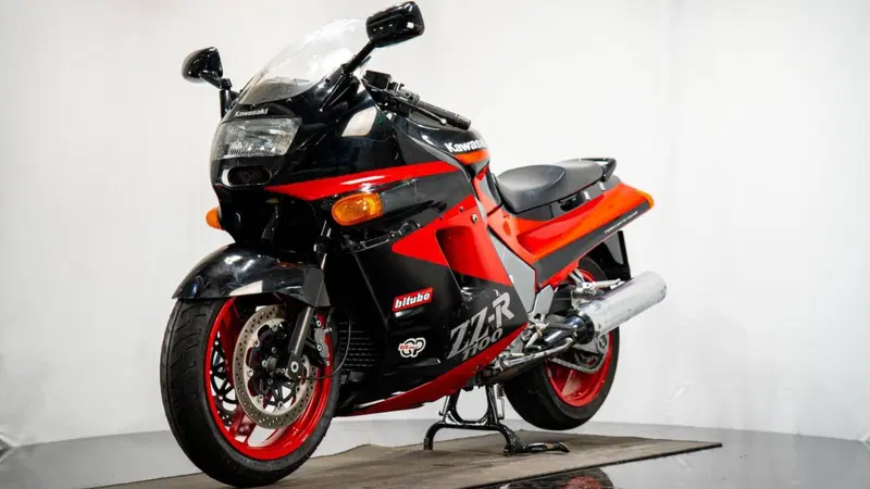 Kawasaki ZZR 1100 (1989 - 01) (8)