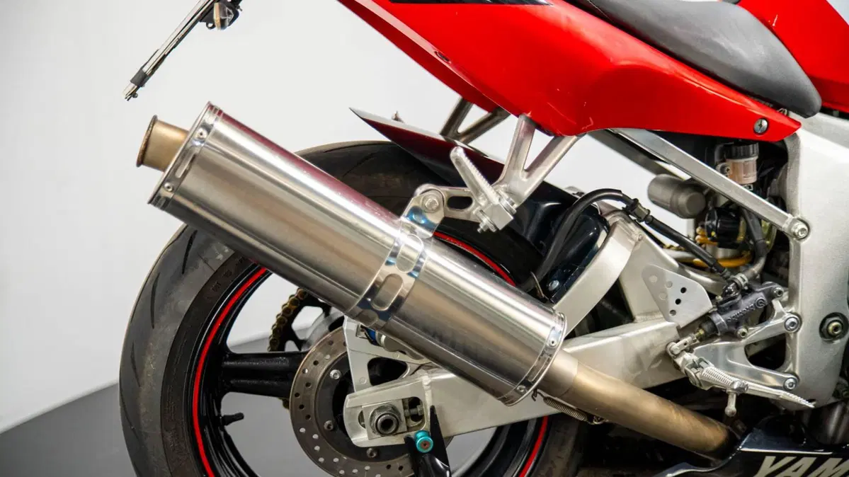 Yamaha YZF R6 (2003 - 04) (15)