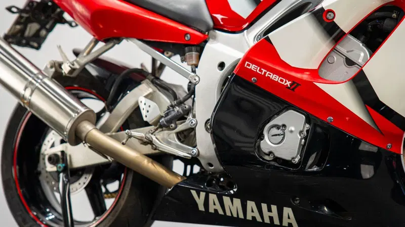 Yamaha YZF R6 (2003 - 04) (19)