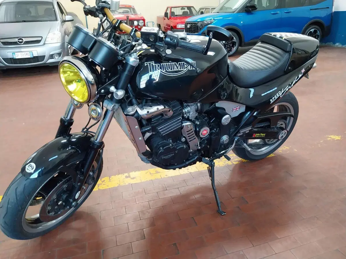 Triumph Speed Triple 900 (1993 - 02) (3)