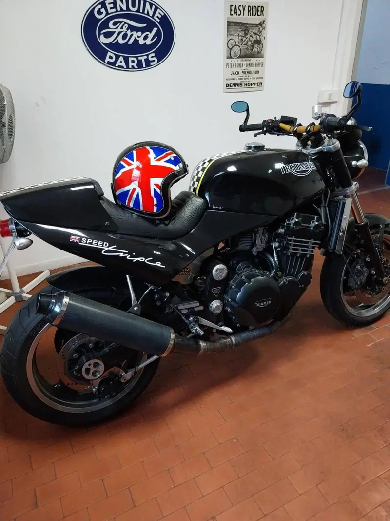 Triumph Speed Triple 900 (1993 - 02) (10)