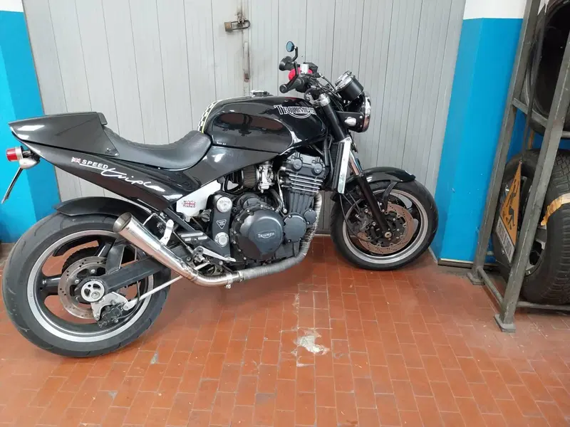 Triumph Speed Triple 900 (1993 - 02) (11)