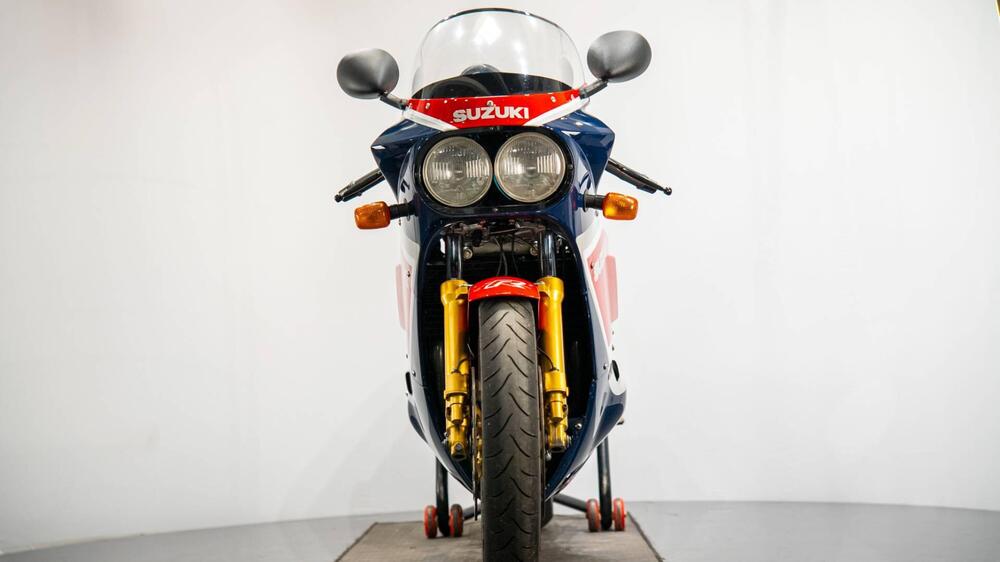 Suzuki GSX R 1100 (1986 - 88) (2)