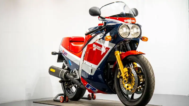Suzuki GSX R 1100 (1986 - 88) (3)
