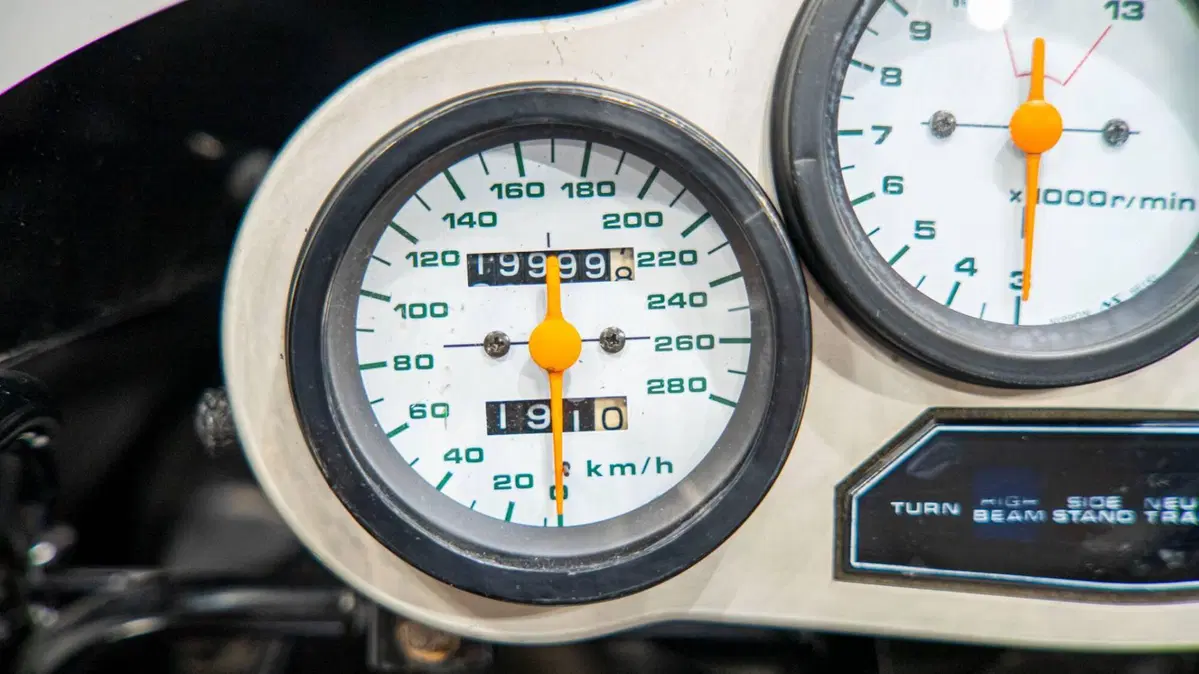 Suzuki GSX R 1100 (1986 - 88) (20)