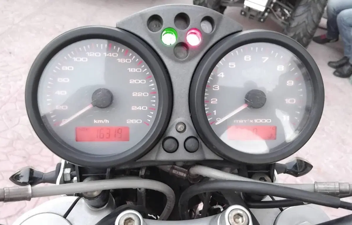 Ducati Monster 620 Dark (2003 - 06) (7)