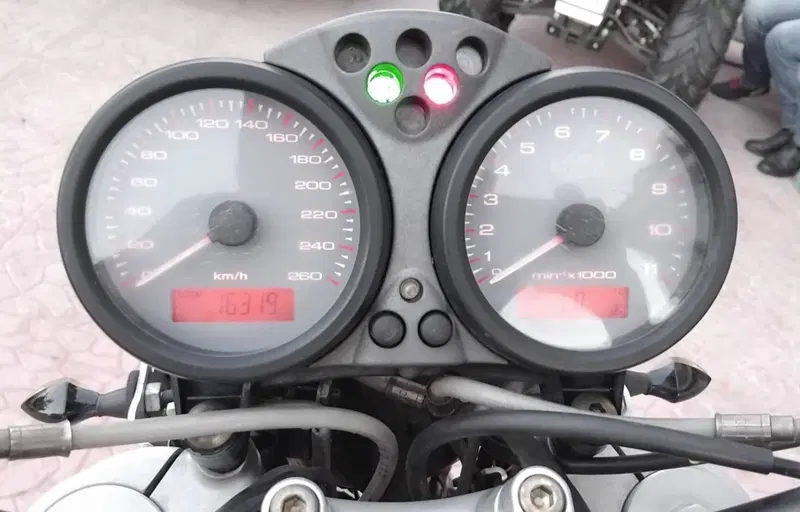 Ducati Monster 620 Dark (2003 - 06) (7)