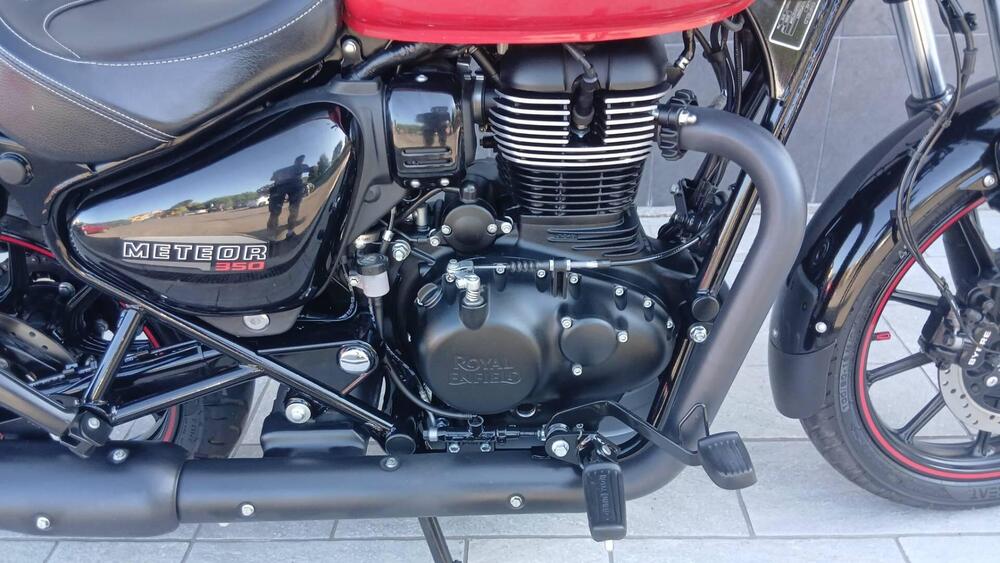 Royal Enfield Meteor 350 Fireball (2021 - 25) (2)