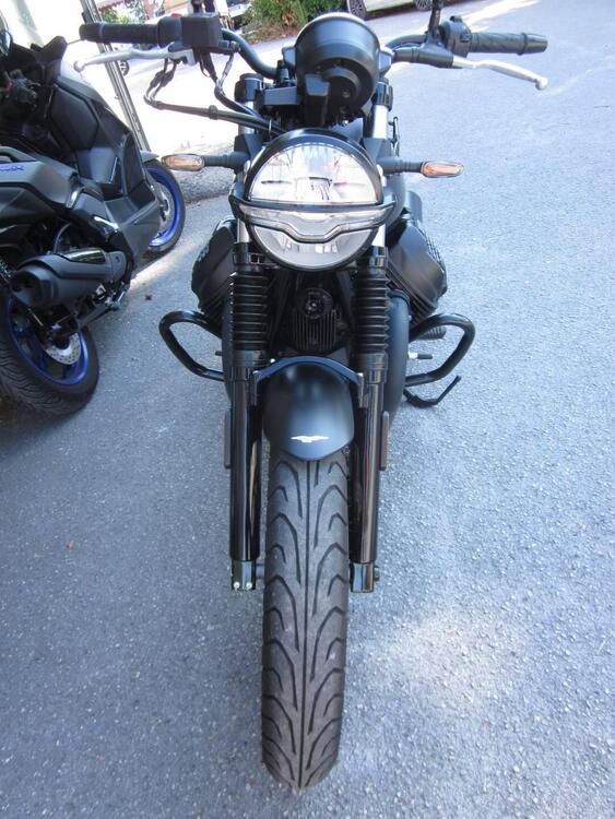 Moto Guzzi V7 Stone (2021 - 24) (4)