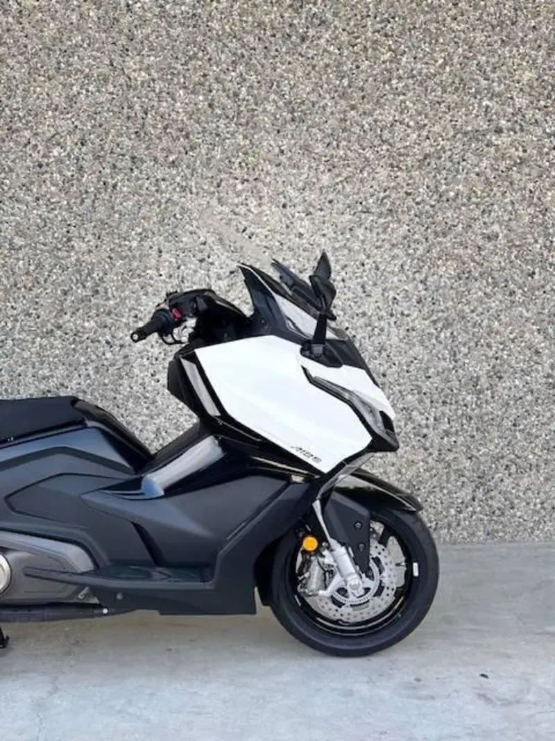 Kymco AK 575 Premium (2025 - 26) (3)