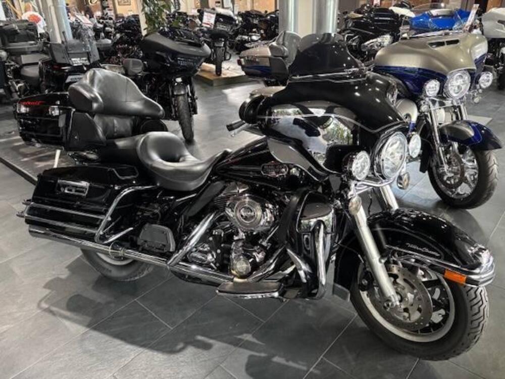 Harley-Davidson 1584 Electra Glide Ultra Classic (2007) - FLHTCU