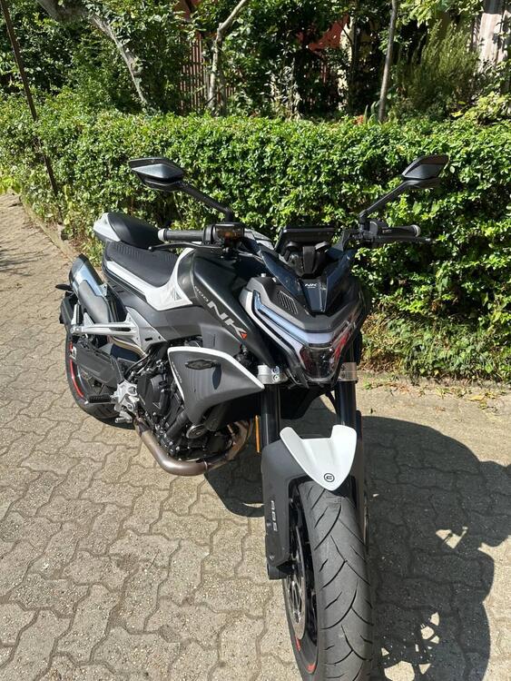 CFMOTO 800NK Advanced (2023 - 25) (4)