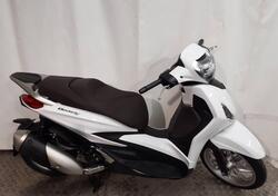 Piaggio Beverly 300 Hpe (2021) usata