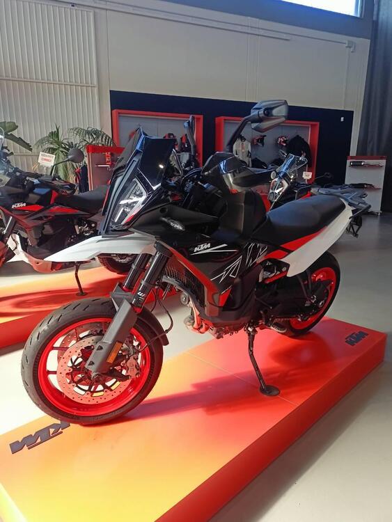 KTM 890 SMT (2023 - 26)