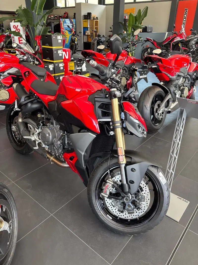 Ducati Streetfighter V2 (2025 - 26)