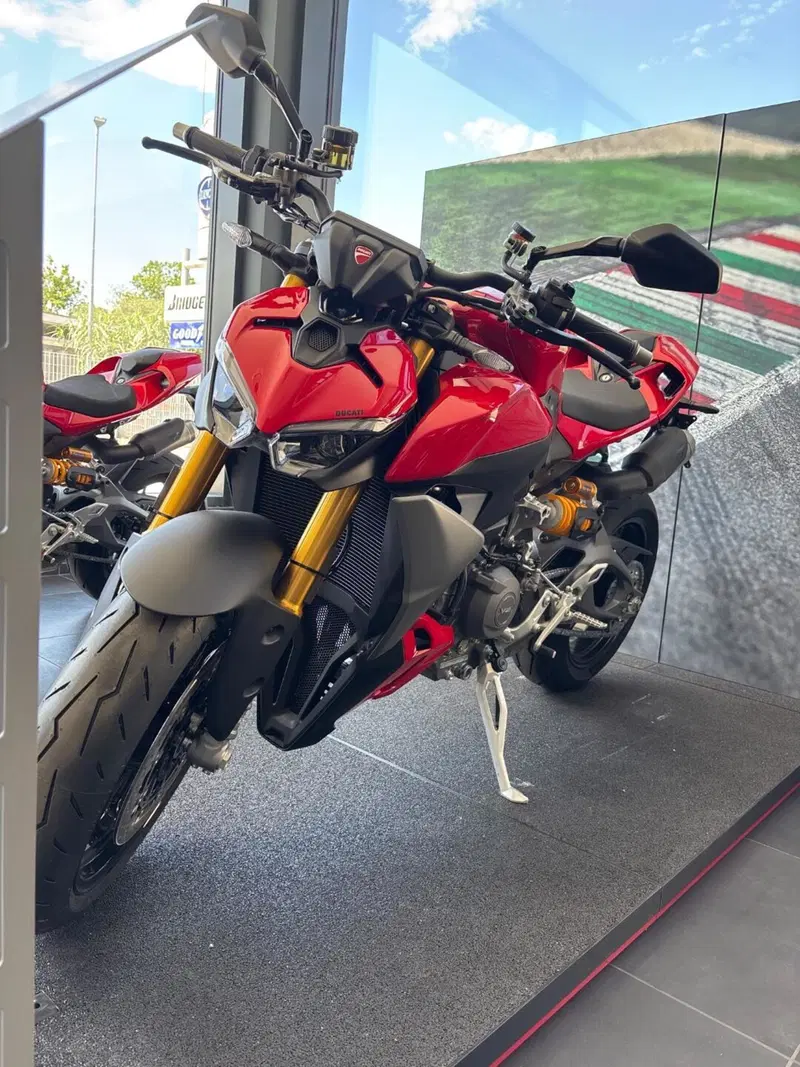 Ducati Streetfighter V2 S (2025 - 26) (2)