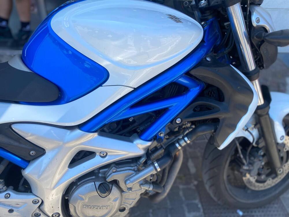 Suzuki Gladius 650 SFV (2009 - 15) (5)