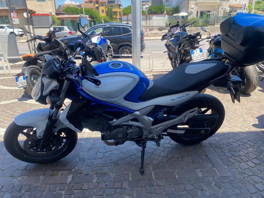 Suzuki Gladius 650 SFV (2009 - 15) (2)