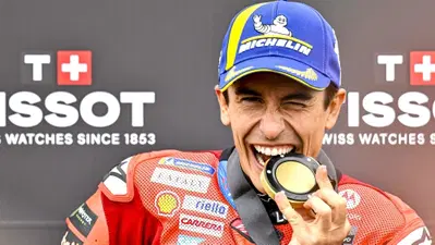MotoGP 2025. GP di Germania. Marc Marquez, Sprint in rimonta: "Ho rischiato per prendere Bezzecchi, ma oggi &egrave; il compleanno del capo, Gigi: &egrave; per lui"