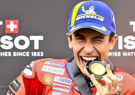 Marquez, Sprint in rimonta: Ho rischiato per prendere Bez, ma oggi è il compleanno del capo, Gigi: è per lui