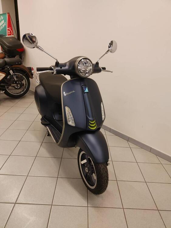 Vespa Primavera Elettrica 70 Tech (2024 - 25) (4)
